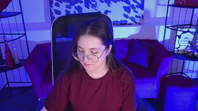 VirtuallVoyant Adlı Modelin Canlı XXX Sohbeti