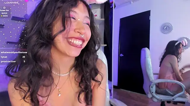 XXX chat uživo modela Miniadelf