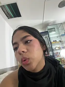 _kyraa_'s Webcam Show