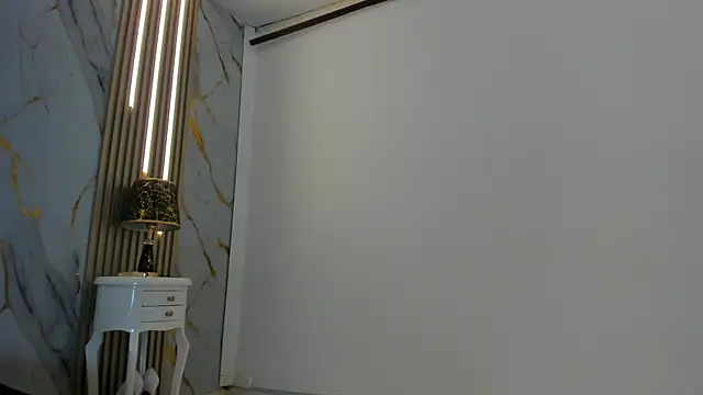 Tiifany_Baker Adlı Modelin Canlı XXX Sohbeti