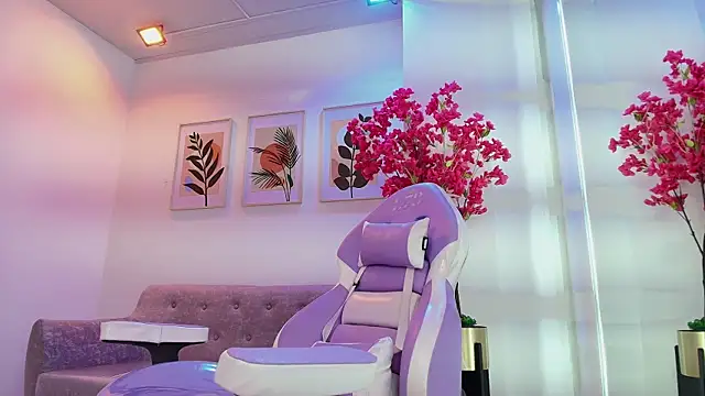 Anie_johnson Adlı Modelin Canlı XXX Sohbeti