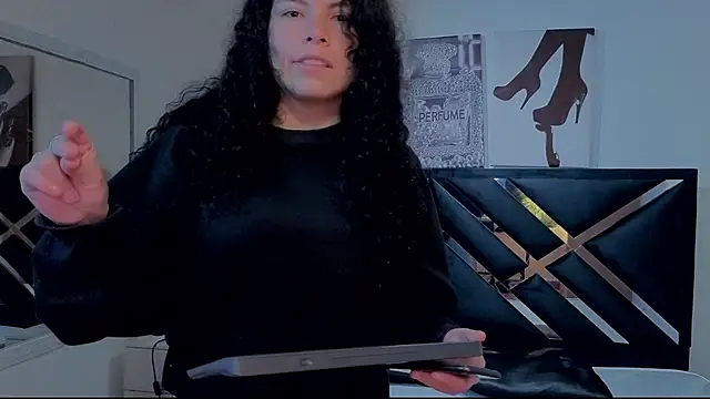 Chat XXX ao vivo de Zoe-yanin