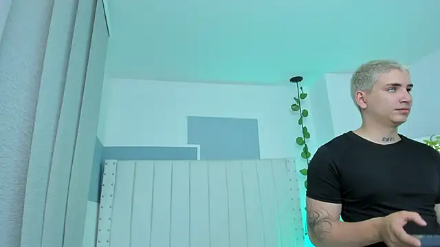 sebas_and_vanessa Show in webcam