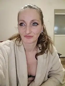 CrazyMaya39のライブXXXチャット