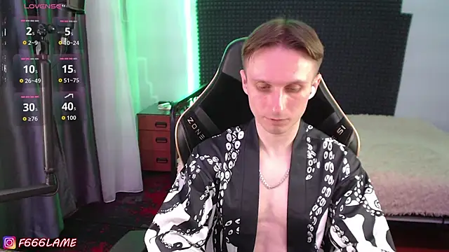 F666LAMEのウェブカメラショー