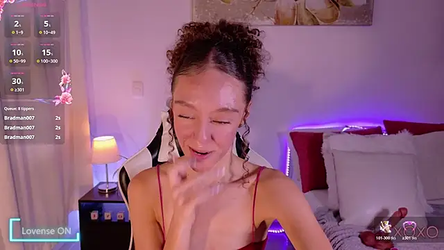 ChloeMoreti's Live XXX Chat