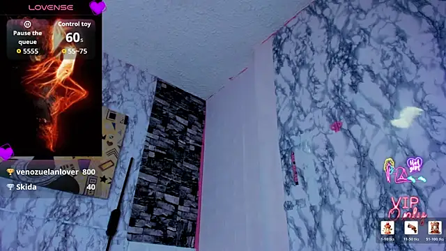 XXX chat uživo modela Queen_Cuarxxo