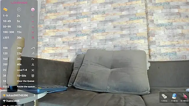 Chat +18 de scarlettqueenx ao vivo