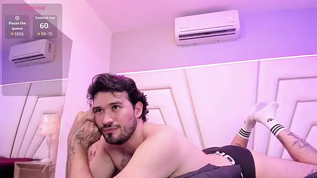 AdrianSith's Webcam Show