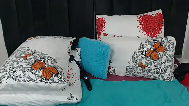 แชท XXX สดของ Miss-Berries