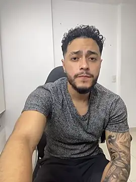 Chat XXX en directo de MattiaDupont