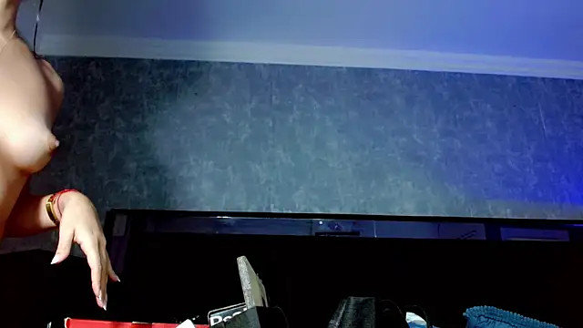 Chat +18 de JasmineMore ao vivo