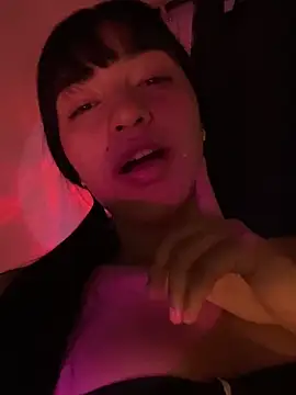 Hhannachiki's Live XXX Chat