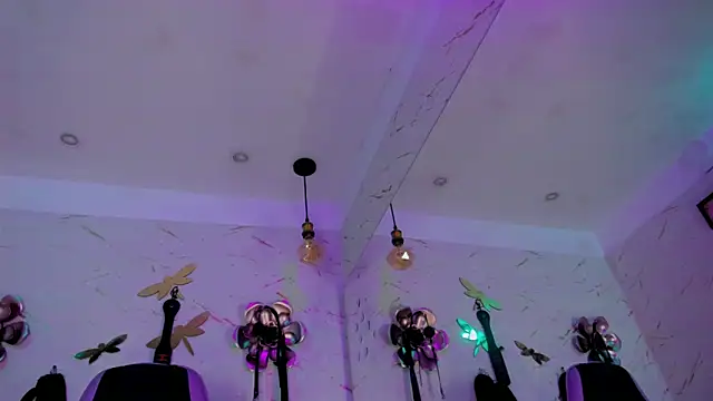 Chat +18 de Natasha-Adams ao vivo