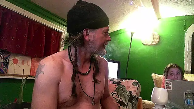 HippieDad333 Chat XXX in diretta