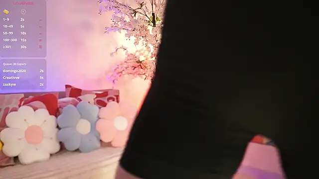 LucyWeisser 现场XXX聊天