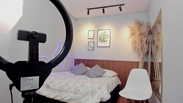 ELLARIOJAS 现场XXX聊天