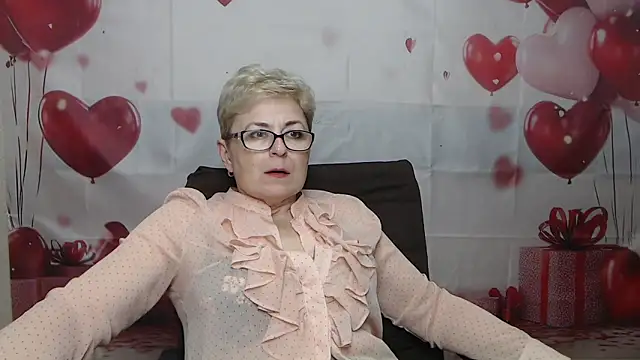 EmiliaGree's Live XXX Chat