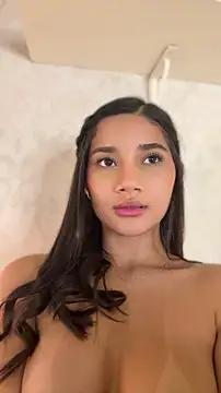 AlessiaVallmont Pertunjukan Webcam