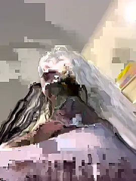 VioletaSubmissive 即時 XXX 聊天