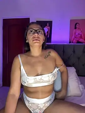 Živý XXX chat ema_zoe