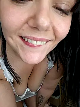 Xladycharme's Live XXX Chat