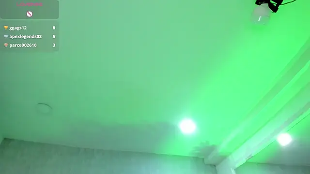 EmiliaRose_のライブXXXチャット