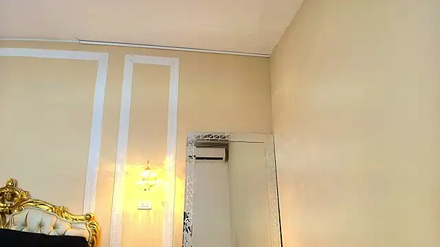 MayaBaker's Webcam Show