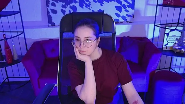 VirtuallVoyant's Live XXX Chat