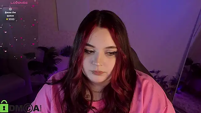 Mia_R0ss élő XXX-chatje