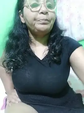 Amarantha25's Live XXX Chat