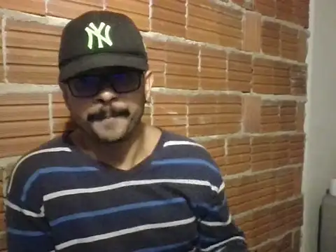 Вебкам-шоу moreno18rn