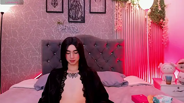 lana_gill1 Show in webcam