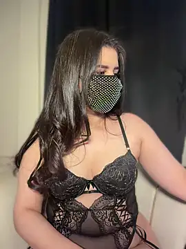 GLAMOURk Adlı Modelin Canlı XXX Sohbeti