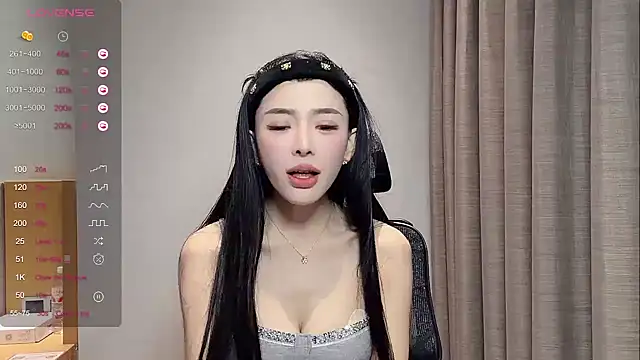 kiki-12 Show Webcam