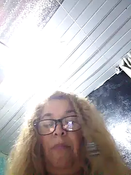 momismilf544 在線直播表演