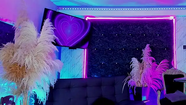 Queens_Wonders_Blonders Adlı Modelin Web Kamerası Şovu