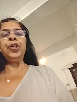 NakedMILFx 在線直播表演