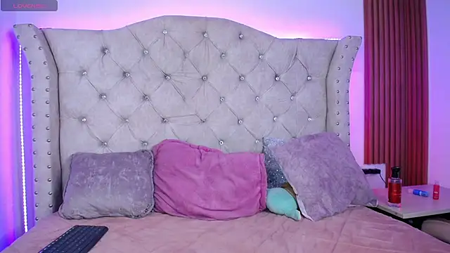 Webkamerová show Elizabeth_Evans1