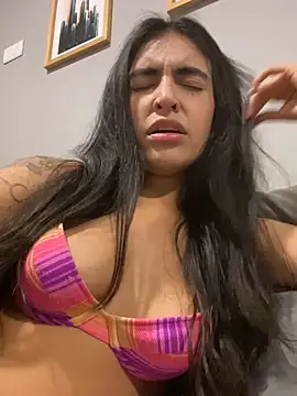 DaphneUwu Adlı Modelin Canlı XXX Sohbeti