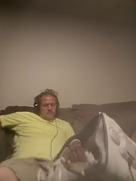 yourMasterisBored 即時 XXX 聊天