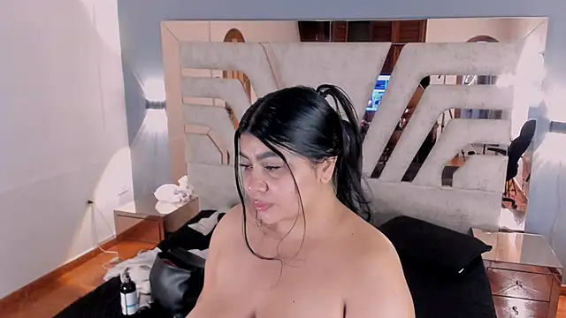 แชท XXX สดของ BellaBoobs_