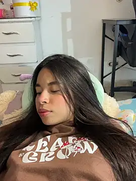 Czat XXX na żywo – Milleradhara24