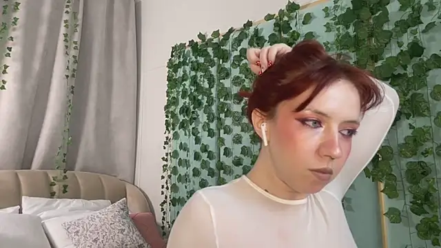 Love_is_Lola's Live XXX Chat