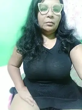 Amarantha25 Adlı Modelin Canlı XXX Sohbeti