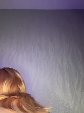 Chatroom XXX en direct de KellyMoors