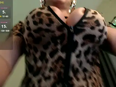 deliciousClaire Show in webcam