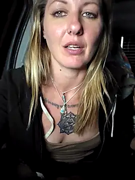 SheIsSomething – Naživo XXX chat