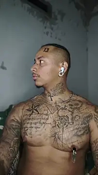 David_tatto1: онлайн-секс-чат