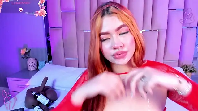 Saory____ Adlı Modelin Canlı XXX Sohbeti